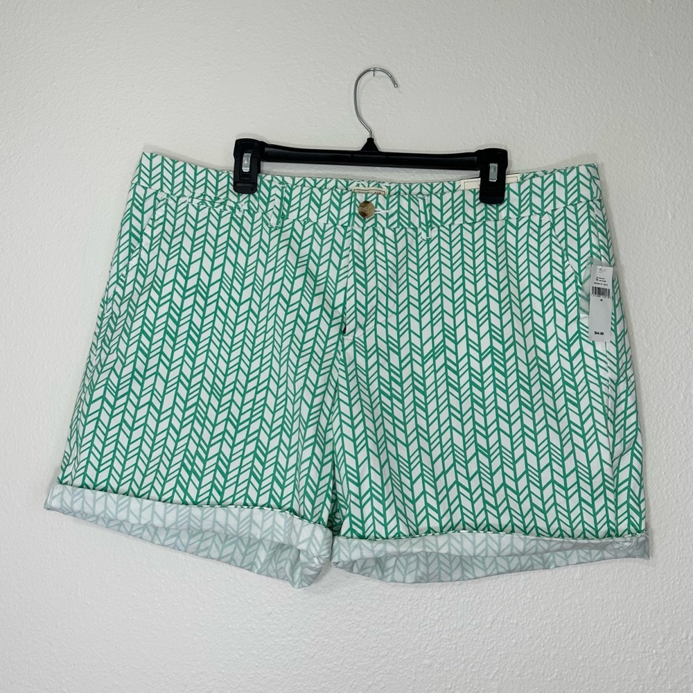 NWT Gap Khaki Shorts Green/White - 18W- 8" Inseam
